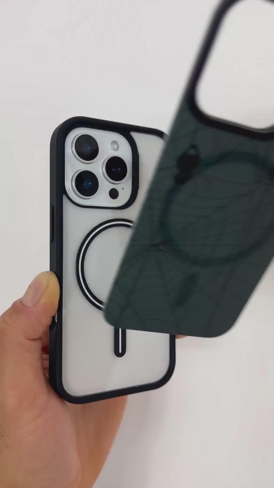 video showing how the interchangeable back covers change on the magsnap phone case